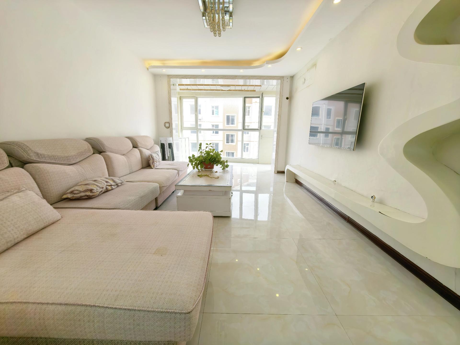 十里河 景观轴 93平 南厅 2018年精装 仅31.8万s 十里河 景观轴 93平 南厅 2018年精装 仅31.8万s