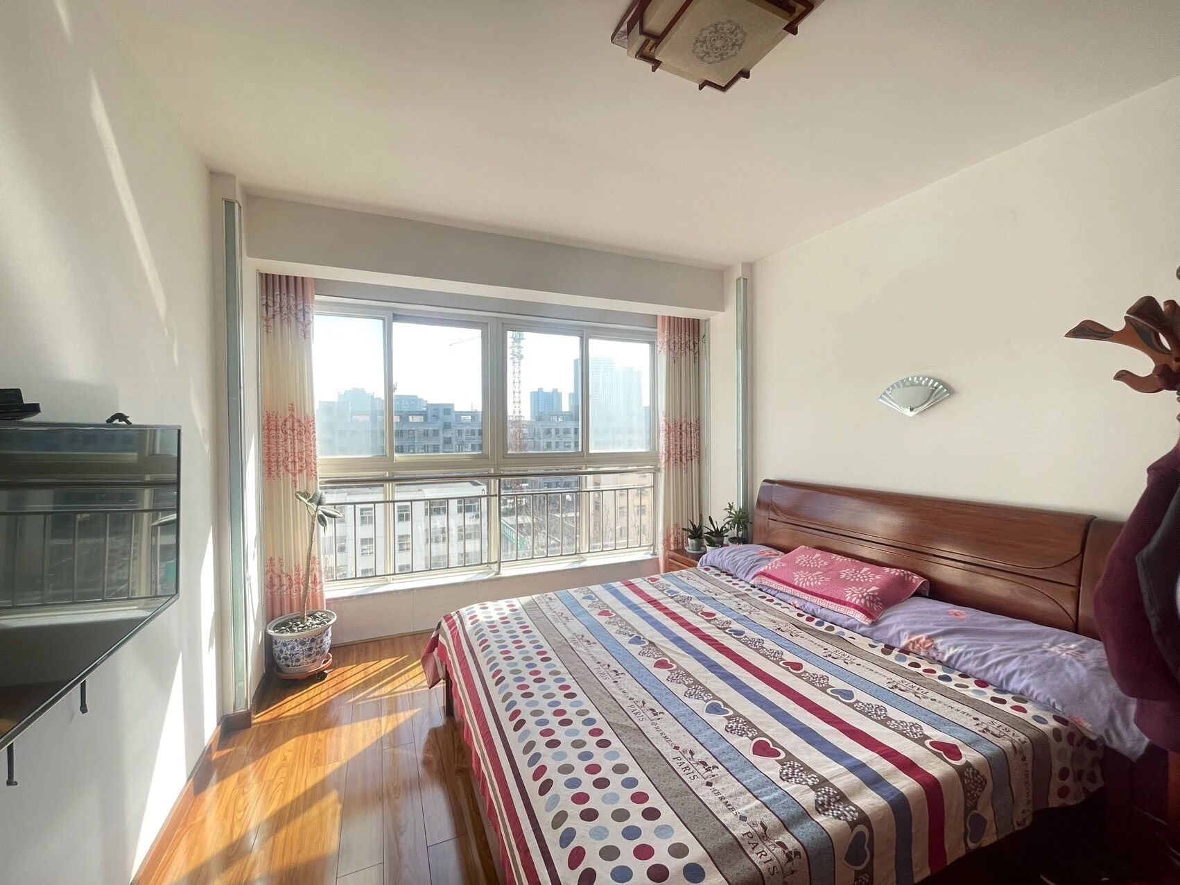 时代广框架 3楼 96平 2卧室 精装 保持好 39.8万 时代广框架 3楼 96平 2卧室 精装 保持好 39.8万