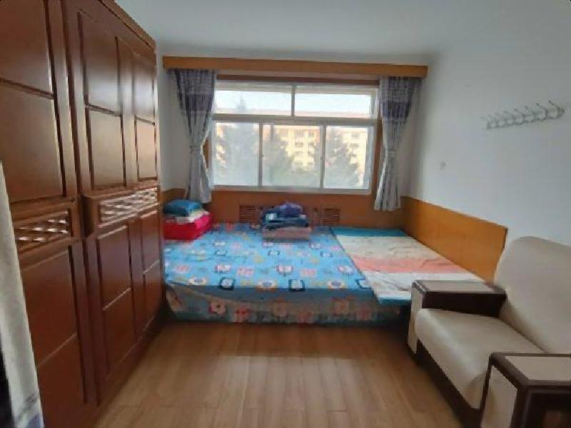 广宇小区2楼 147平 车库40平 可不买 3室2卫 广宇小区2楼 147平 车库40平 可不买 3室2卫