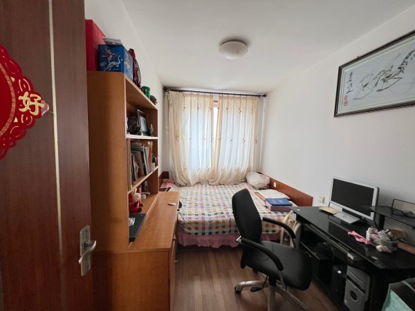 世纪小区,161平,四居室两卫,精装,带地下室,55.8 世纪小区,161平,四居室两卫,精装,带地下室,55.8