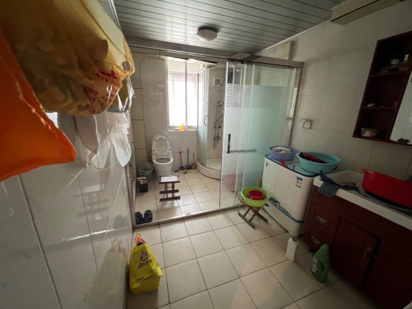 世纪小区,161平,四居室两卫,精装,带地下室,55.8 世纪小区,161平,四居室两卫,精装,带地下室,55.8