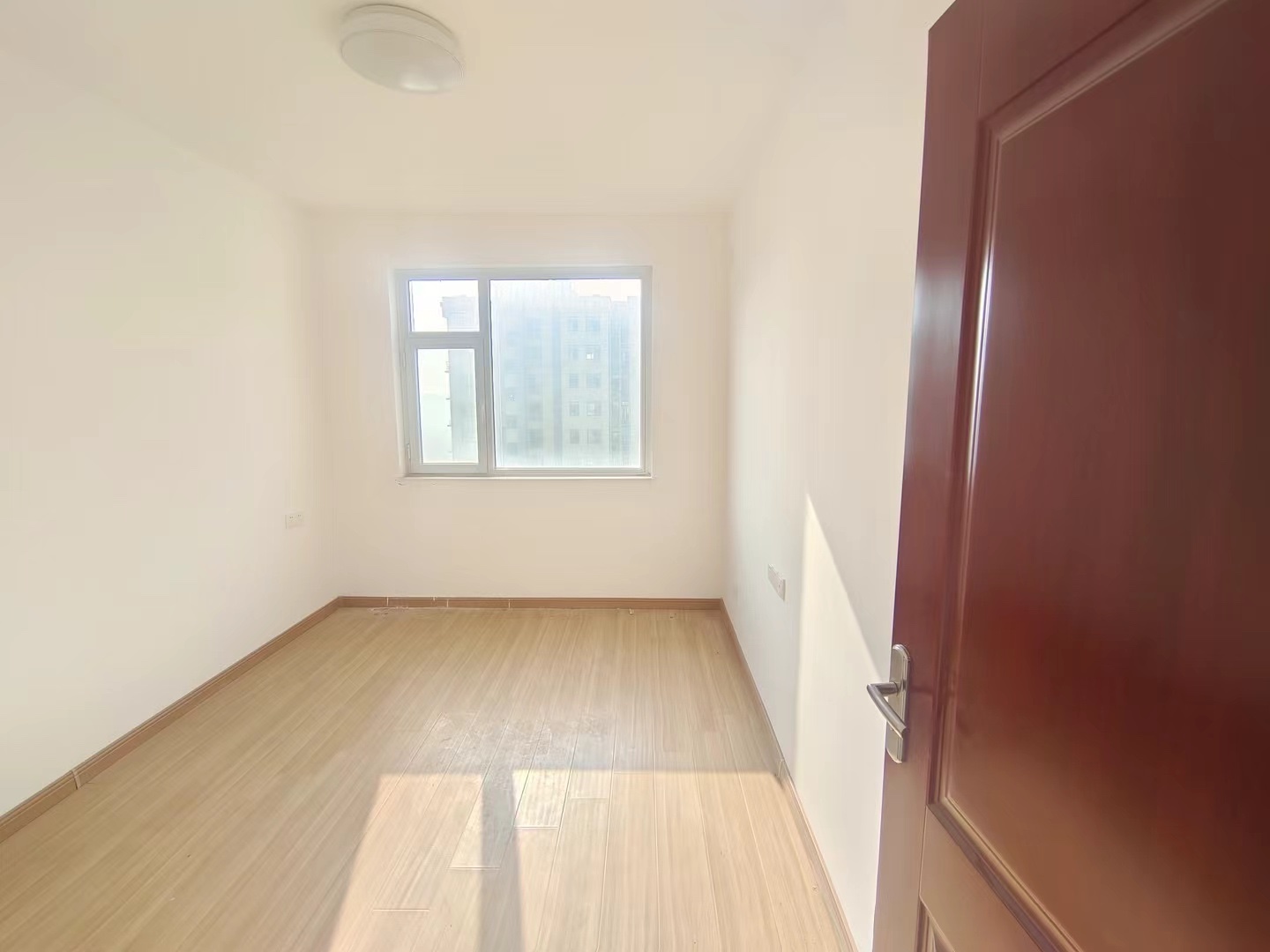 三环西区,1楼,110平,三室两厅,带地下室43.8万 三环西区,1楼,110平,三室两厅,带地下室43.8万