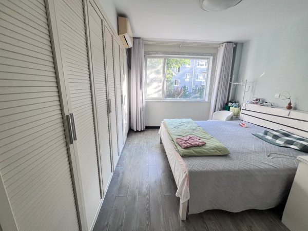 奥苑,一楼,126平,五期,实木装修,带地下室,79.8 奥苑,一楼,126平,五期,实木装修,带地下室,79.8