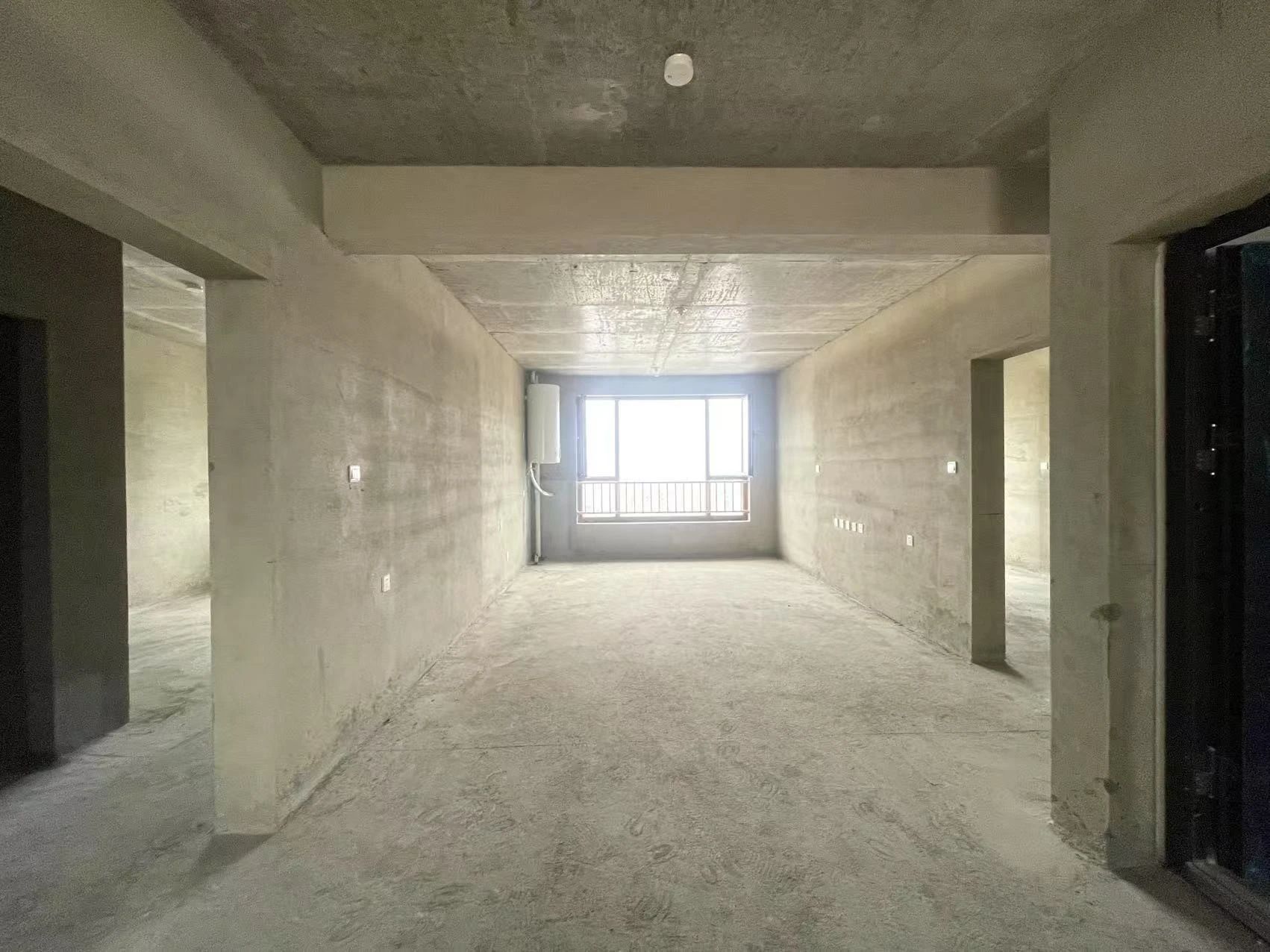 送车位和地下室 !紫御河畔-黎明 电梯111平 南厅3室 送车位和地下室 !紫御河畔-黎明 电梯111平 南厅3室