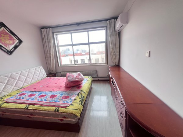 出租三环北区,五楼,80平,三室,精装,带地下室年租600 出租三环北区,五楼,80平,三室,精装,带地下室年租600