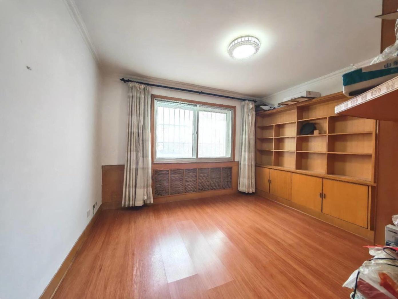 义乌 高阳小区1楼147平 南厅 3室2卫 位置好 s 义乌 高阳小区1楼147平 南厅 3室2卫 位置好 s