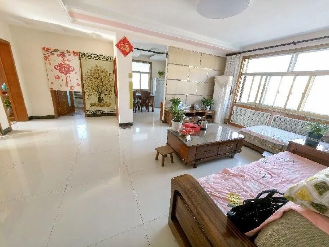 送26平大车库 仅52.8万 三环南区116平保持好 3卧 送26平大车库 仅52.8万 三环南区116平保持好 3卧