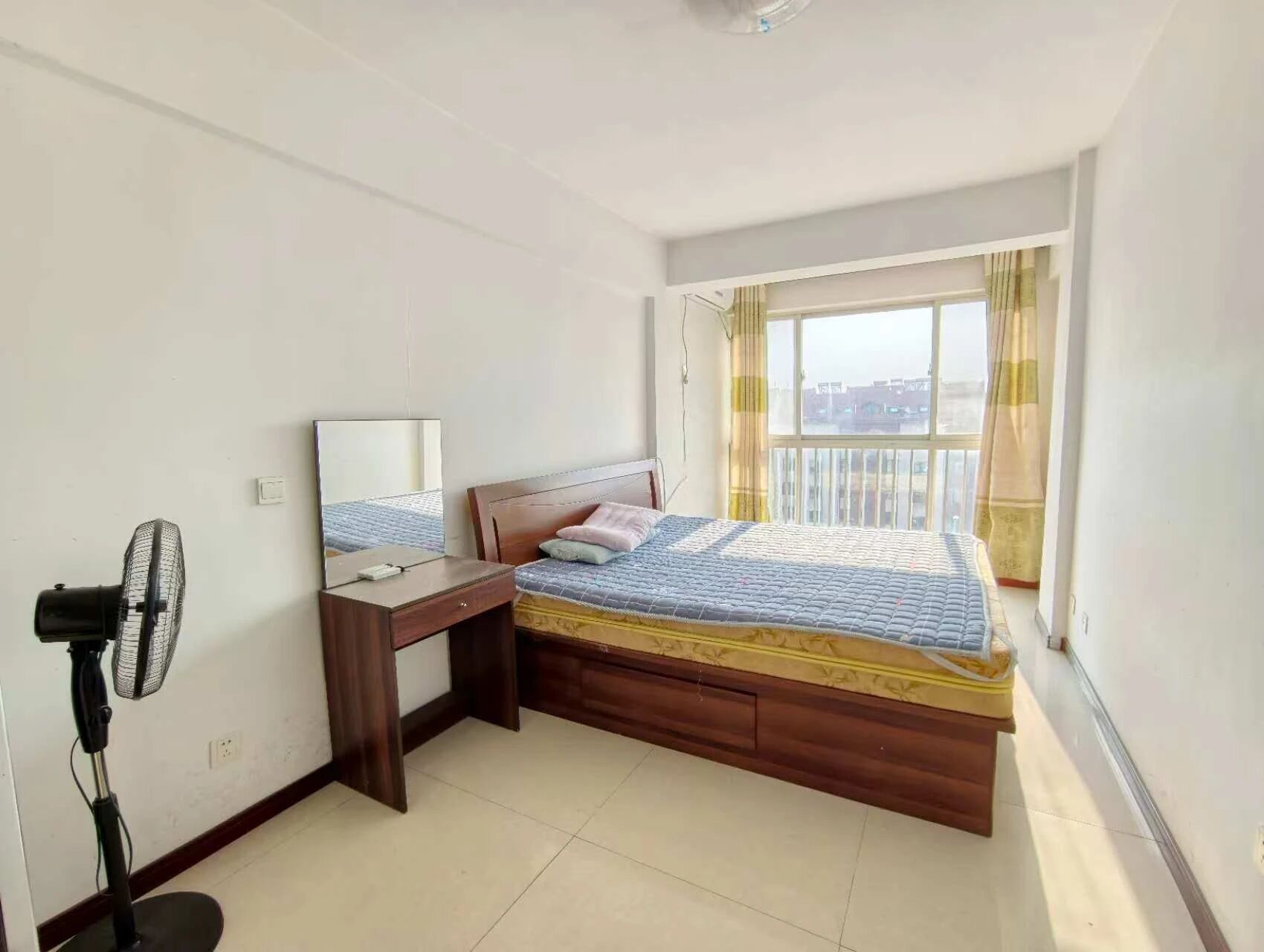 成山奥苑5楼带阁楼边户上下170平带地下室五室两卫 支持贷款 成山奥苑5楼带阁楼边户上下170平带地下室五室两卫 支持贷款