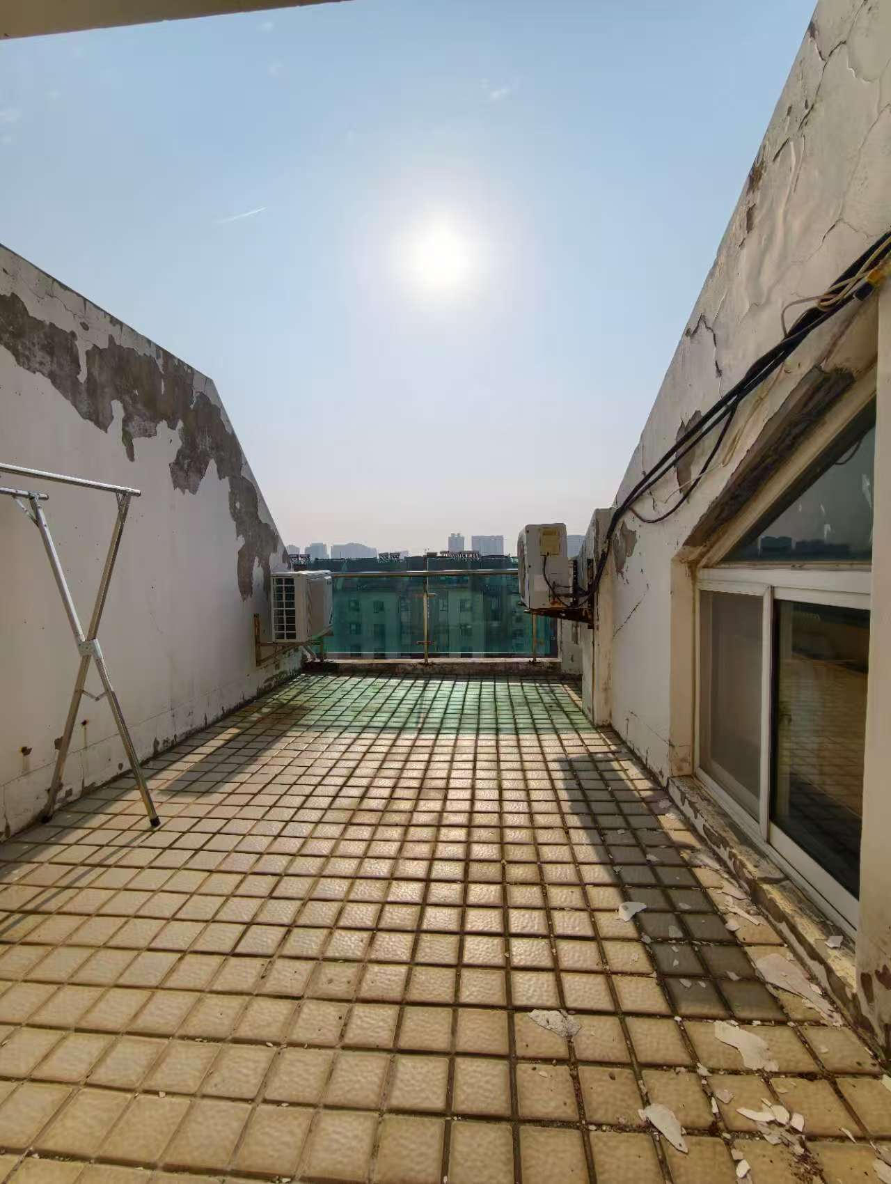 成山奥苑5楼带阁楼边户上下170平带地下室五室两卫 支持贷款 成山奥苑5楼带阁楼边户上下170平带地下室五室两卫 支持贷款