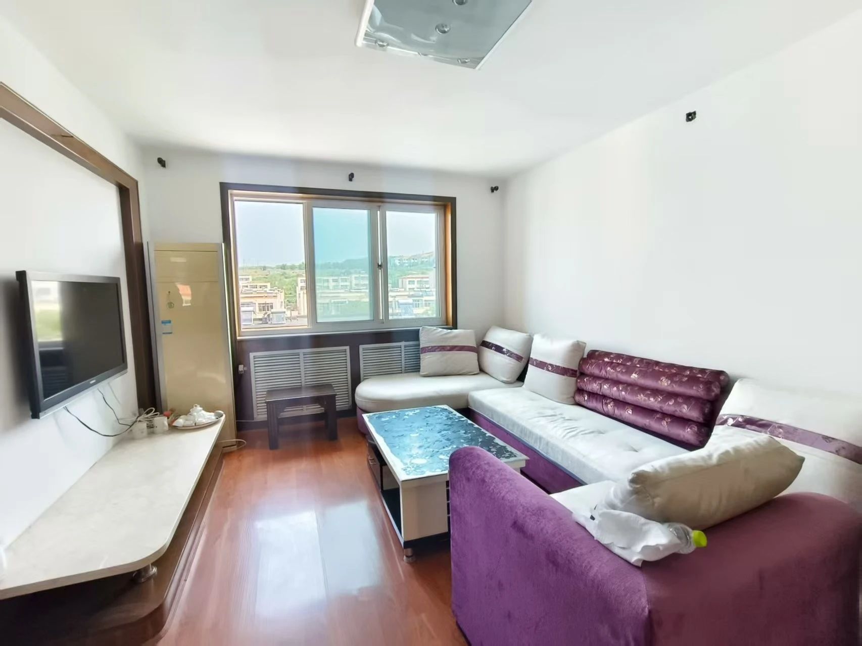 体育场北 青山南区5楼带阁楼上下160平左右四室两卫将保持好 体育场北 青山南区5楼带阁楼上下160平左右四室两卫将保持好