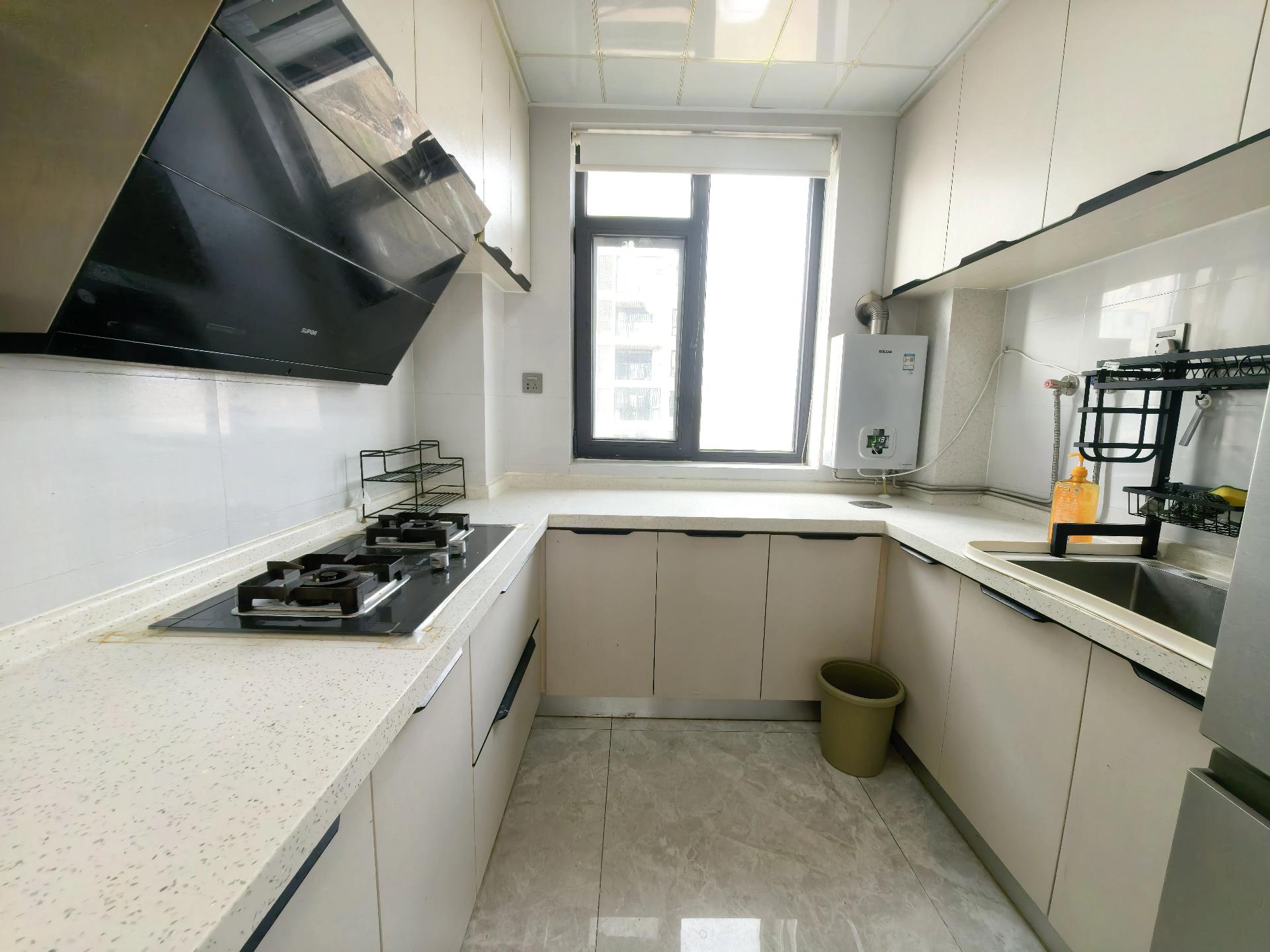 精装婚房 悦湖湾 84平 拎包可住 南厅落地窗 s 精装婚房 悦湖湾 84平 拎包可住 南厅落地窗 s