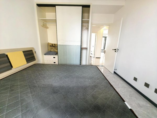 精装婚房 悦湖湾 84平 拎包可住 南厅落地窗 s 精装婚房 悦湖湾 84平 拎包可住 南厅落地窗 s