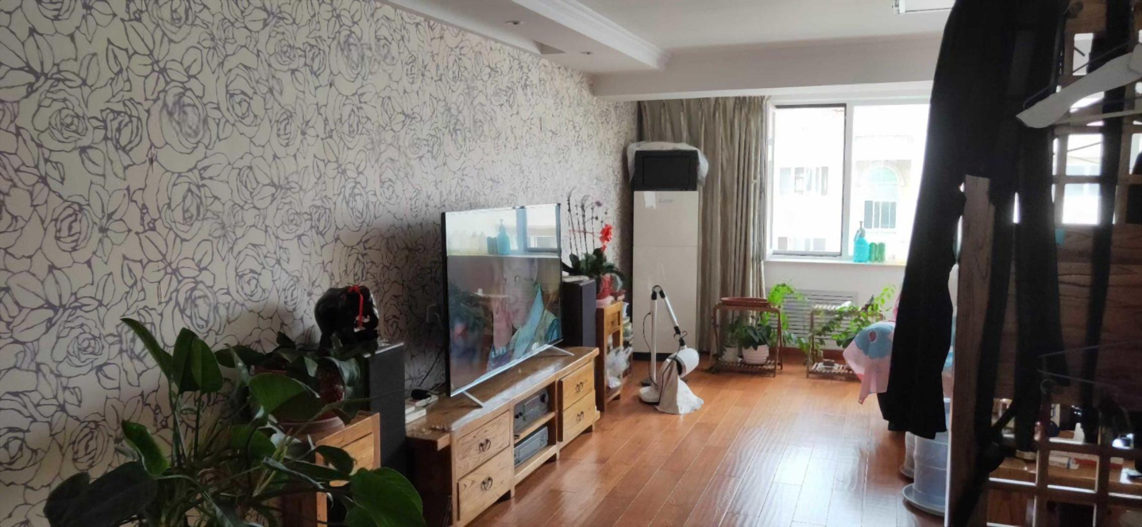 蜊江曙光小区5楼148送阁楼 带露台 5室2卫实木装修 地下 蜊江曙光小区5楼148送阁楼 带露台 5室2卫实木装修 地下