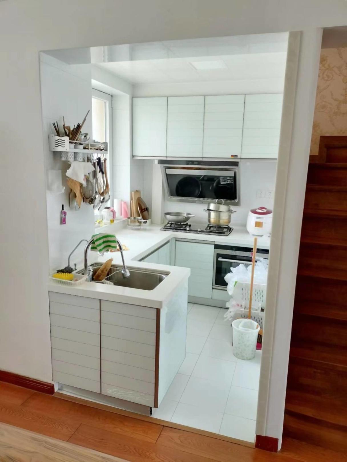 蜊江曙光小区5楼148送阁楼 带露台 5室2卫实木装修 地下 蜊江曙光小区5楼148送阁楼 带露台 5室2卫实木装修 地下