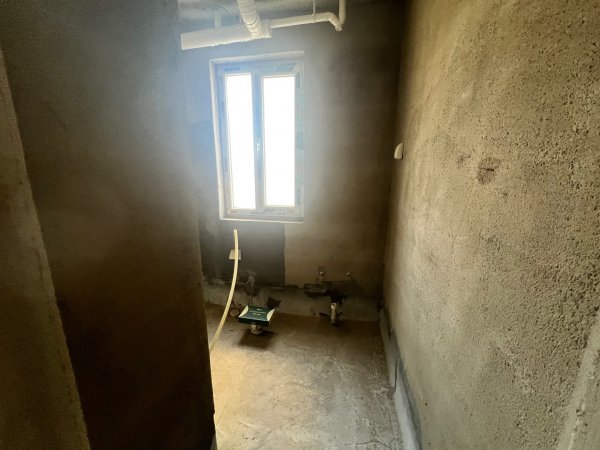 ,鑫水华庭,四楼,132平,三室两厅两卫,毛坯,88 ,鑫水华庭,四楼,132平,三室两厅两卫,毛坯,88