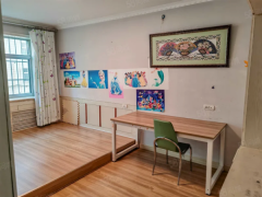 石岛东南山小区，近石岛实验小学130平，1楼带地下室， 34