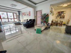 麒麟花园平地3楼相当 2楼125平 带车库 仅60万 2卫