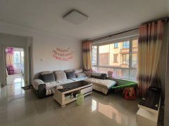 香郡小区二楼96平三室精装带储藏室51.8万诚心出售