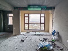 东上富桂园2楼边户 带中央空调 4室2卫 证件齐全