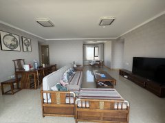 华发樱花湖20楼152平三室两卫精装3600/月出租