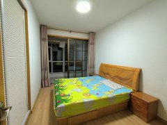 东上雅郡一楼85平两室精装家具家电齐全拎包入住出租