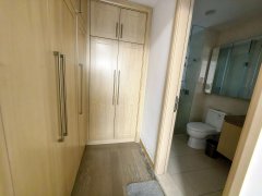 华发樱花湖 电梯 152平 南厅 4室2卫 精装 s