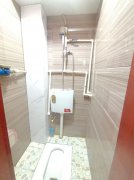 易发商贸城院里2楼 两室一厅家具家电齐全 拎包入住