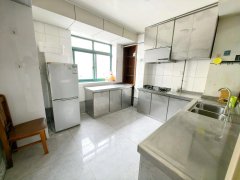 2007年的楼 得润东区3楼106平3380每平 精装 3卧