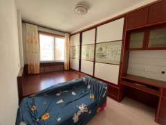 三环南区，84平，三楼，精装，有地下室16平，35.8万