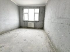 上城国际 电梯凤凰层15楼 140平 仅4700/每平南厅