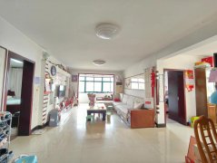 CF得润 东区四楼141平带车库三室简装修