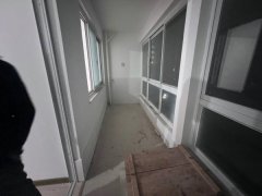 碌对岛，三楼，4楼，115平，简装修，带地下室，45.8万