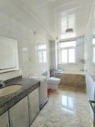 步行街附近双桥小区3楼141平三室两卫送地下室可拎包入住