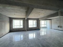 双河名居三楼129.56平三室两卫带车库52.8万诚心出售