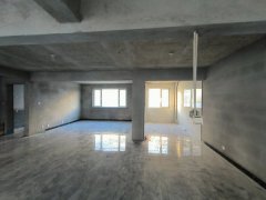 双河名居三楼129.56平三室两卫带车库52.8万诚心出售