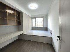 南荣小区电梯4楼85平精装两室可做婚房