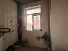 金悦华府17楼 简装 南厅 2居室带地下室 证件齐全