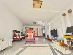 曙光西区 三楼 东边户143平，三室两厅两卫