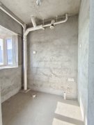 爱家花园4楼带阁楼 上下255平带地下室 南向客厅 证件齐全