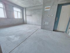 CF成山锦苑市府旁边框架一楼110平毛坯房