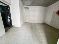 CF三环嘉苑一楼81.8平送车库18平毛坯房38.8万