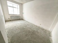 CF三环嘉苑一楼81.8平送车库18平毛坯房38.8万