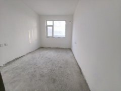 二小二中高阳小区电梯前排8楼81平两室半装