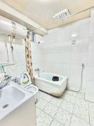 振华北 青山南区5楼带阁楼四室两卫 家具家电齐全拎包入住