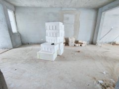 义乌 润德名园1楼89平 带小院！！带地下室 证全