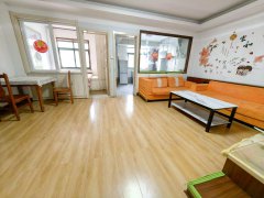 2007年的楼 得润东区3楼106平3380每平 精装 3卧 2007年的楼 得润东区3楼106平3380每平 精装 3卧