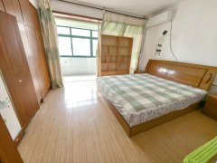 2007年的楼 得润东区3楼106平3380每平 精装 3卧