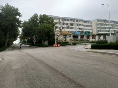 18.8万 城西山庄3楼 64平 3室 证全 楼下停车方便