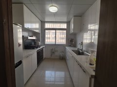 姜家小区一楼122平三室精装家具家电齐全吉屋出租