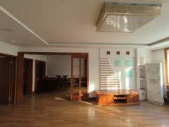 黎明住宅一楼129.9平三室精装带19.8平地下室48.8万